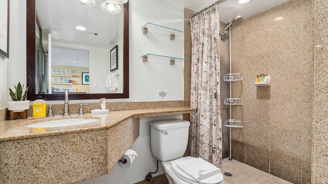 Photo of Bathroom in Waikiki