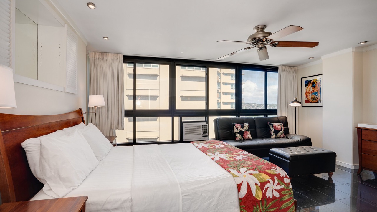 Photo of Bedroom in Waikiki