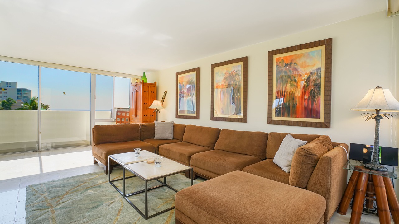 Photo of Livingroom in Diamond Head - Kapahulu - St. Louis