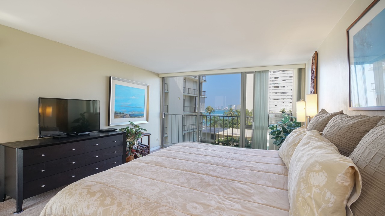Photo of Bedroom in Diamond Head - Kapahulu - St. Louis