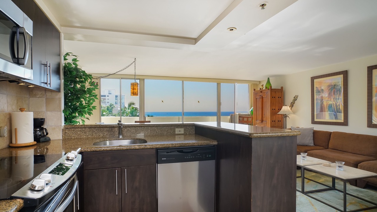 Photo of Kitchen in Diamond Head - Kapahulu - St. Louis