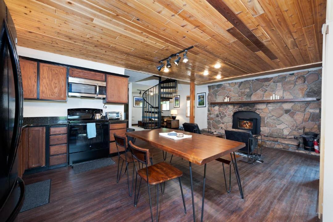 Photo of Livingroom in Columbine Lake