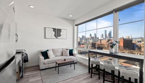 One-Bedroom Apartment with City View