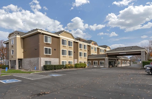 Astoria Hotel | Comfort Suites Columbia River