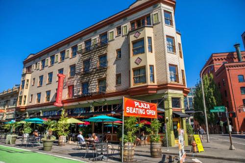 Mcmenamins Crystal Hotel 